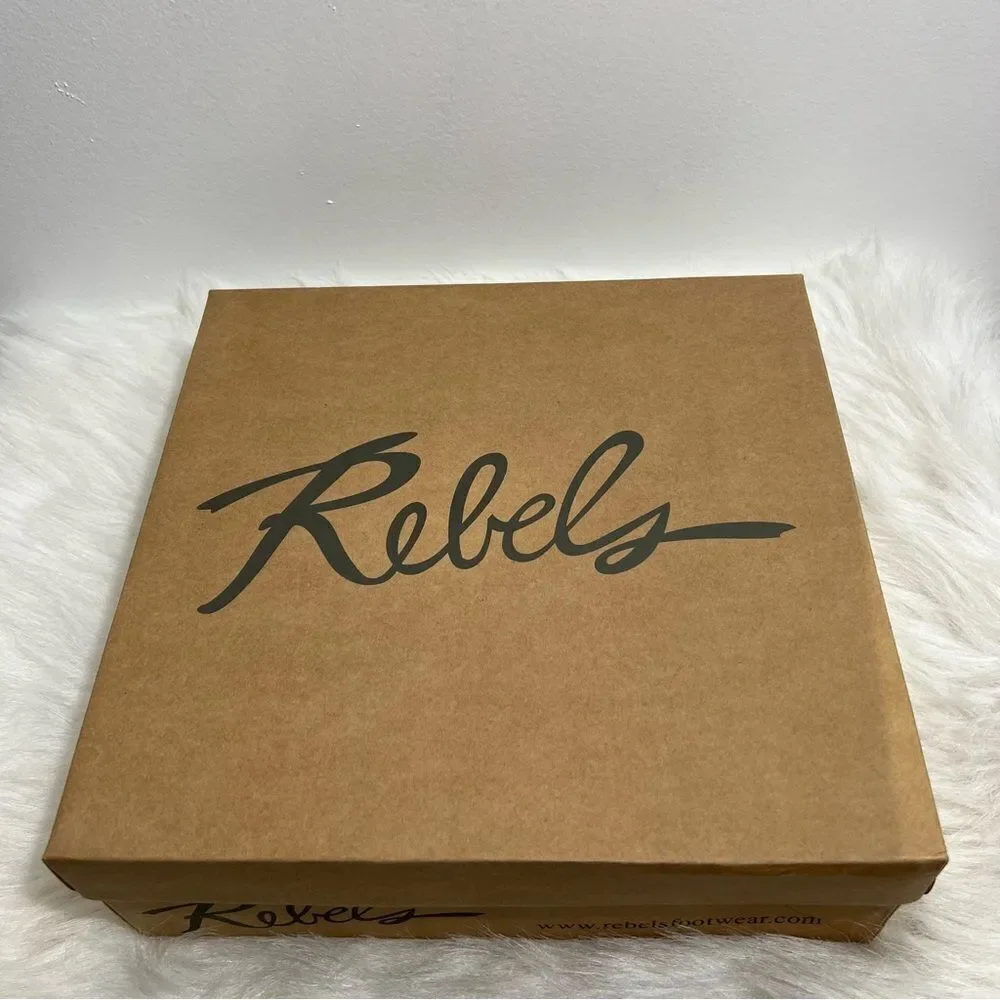 NIB Rebels Danna Distressed Hiking‎ Green Suede Brass Studded Ankle Boot -- 9M
